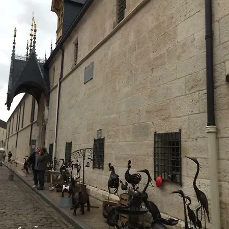Maison A Beaune (Cote d'Or)