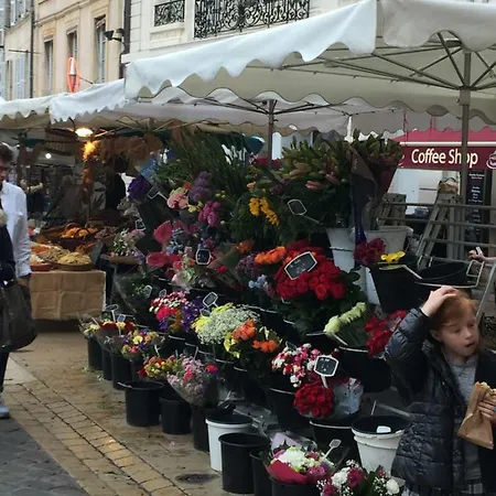 Maison A Beaune (Cote d'Or)