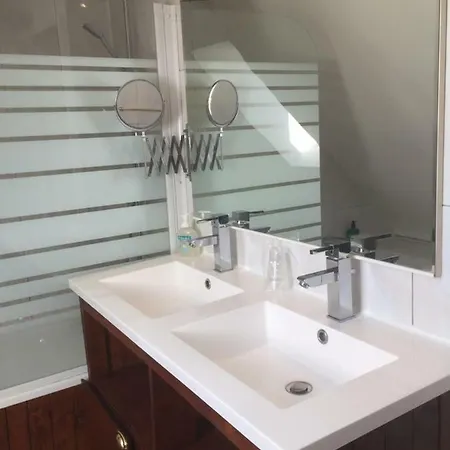 Maison A Beaune (Cote d'Or)