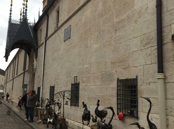 Maison A Beaune (Cote d'Or)